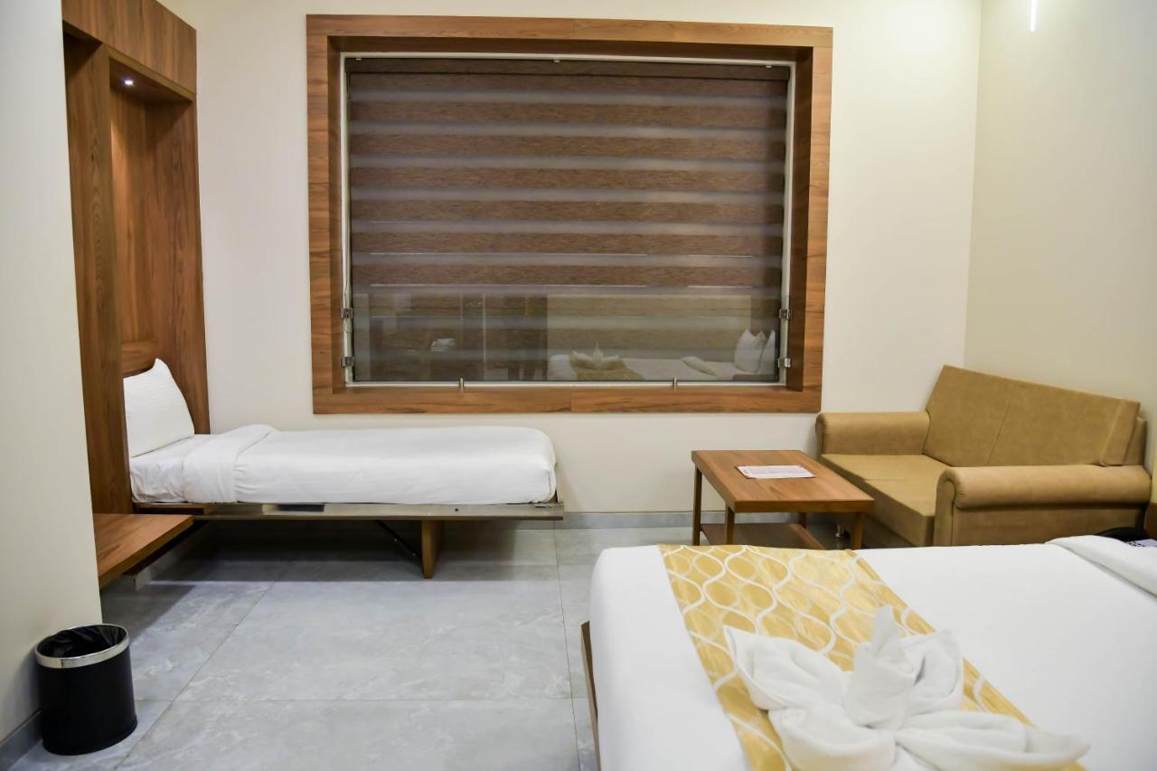 Shree Ganga Smb Hotels Udždžain Exteriér fotografie