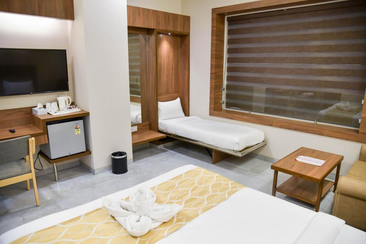 Shree Ganga Smb Hotels Udždžain Exteriér fotografie