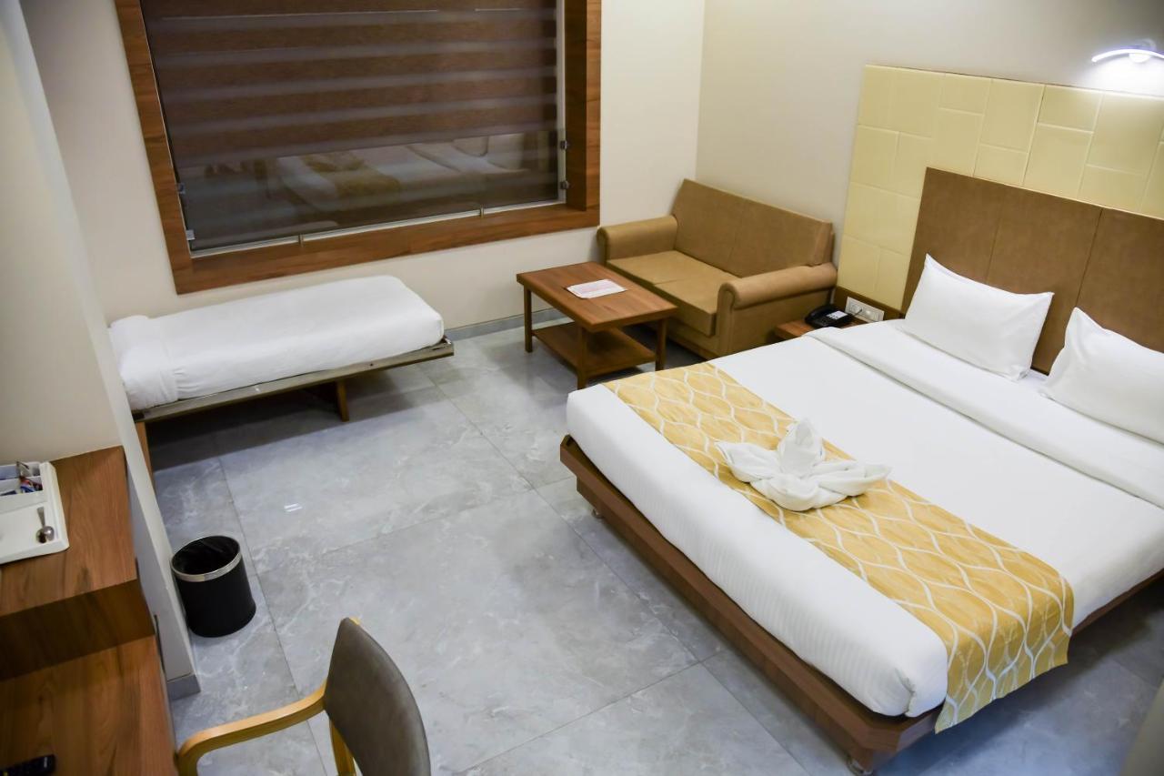 Shree Ganga Smb Hotels Udždžain Exteriér fotografie