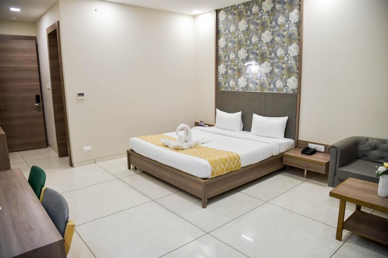 Shree Ganga Smb Hotels Udždžain Exteriér fotografie